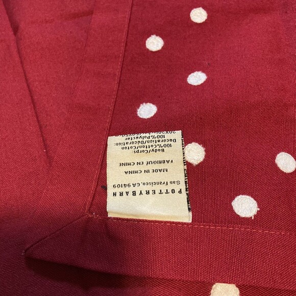 POTTERY BARN Red with White Embroidered Polka Dot napkins 20 x 20 inches - Picture 6 of 6